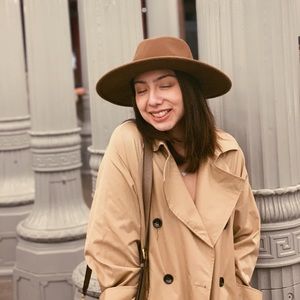 Meet your Posher, Nora